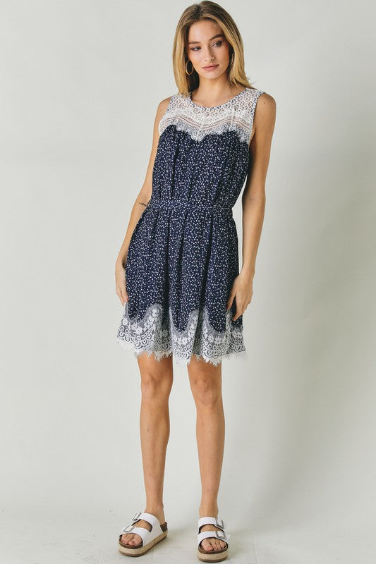Davi & Dani Printed Sleeveless Lace Trim Mini Dress