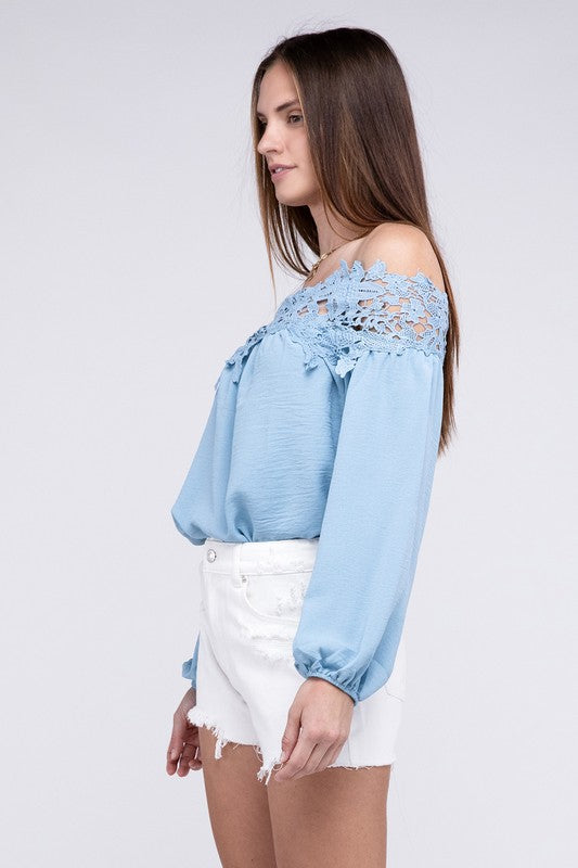 Lace Patchwork off-Shoulder Blouse