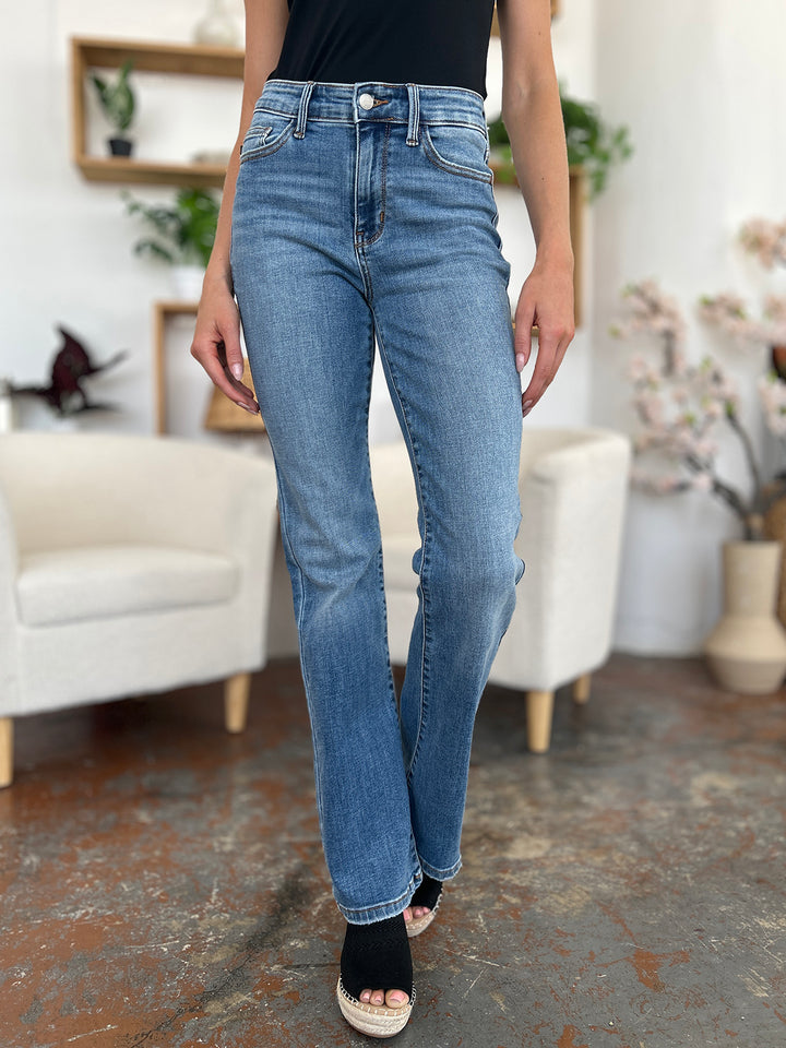 Judy Blue Mid-Rise Waist Straight Jeans