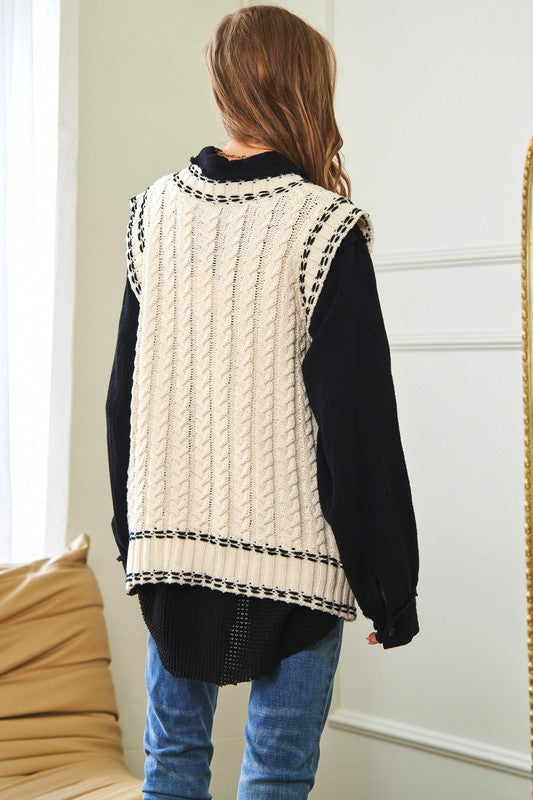 Davi & Dani V-Neck Sleeveless Pocket Detail Sweater