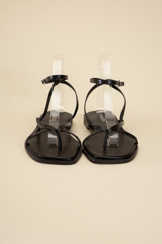 ELIO STRAPPY Flat Sandals